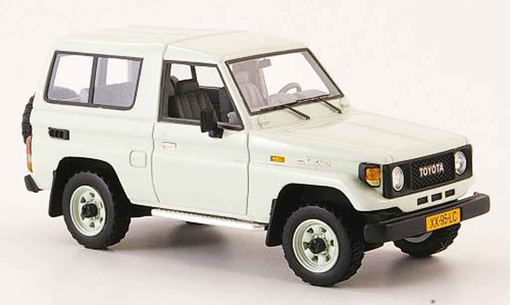 Toyota Land Cruiser 1/43 Neo white 1985 diecast model cars