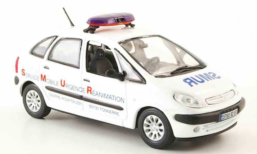Citroen Xsara Picasso 1/43 Norev Picasso smur notarzt diecast model cars