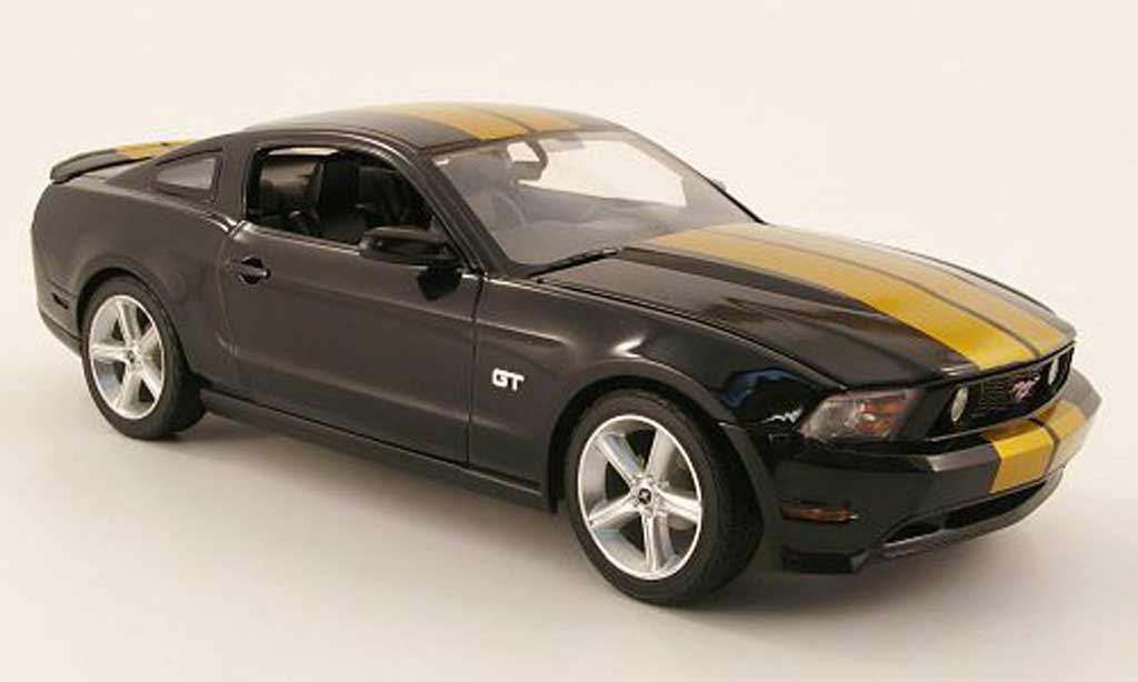 Ford Mustang GT 1/18 Greenlight GT noir/gold 2010 diecast model cars