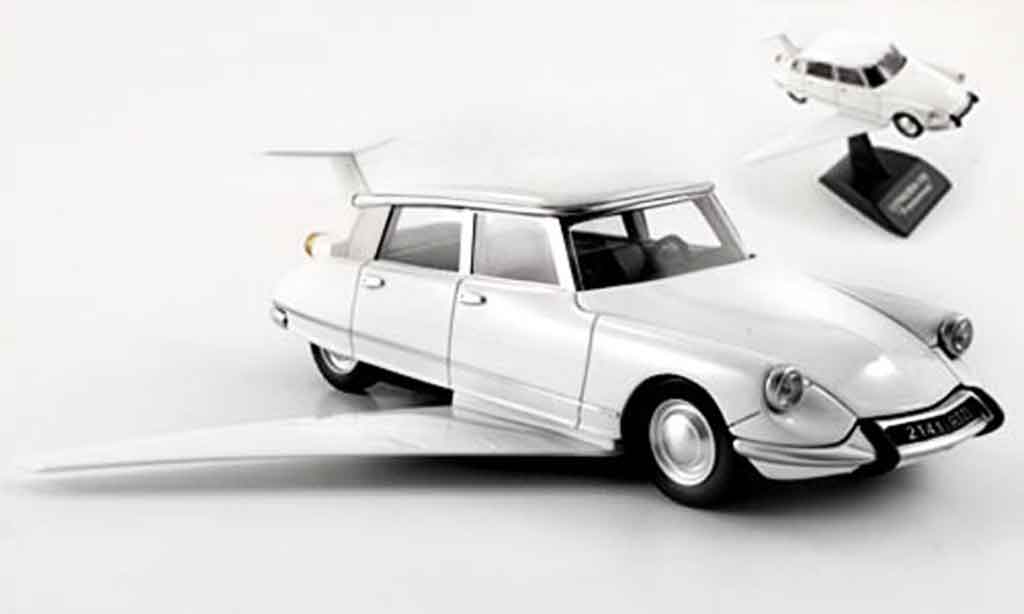 Citroen DS 1/43 Provence Moulage fantomas white diecast model cars