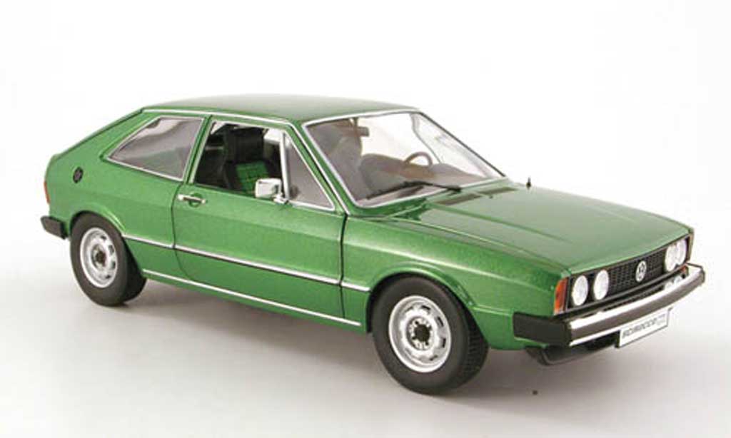 Volkswagen Scirocco GTI 1/18 Revell GTI i grun diecast model cars