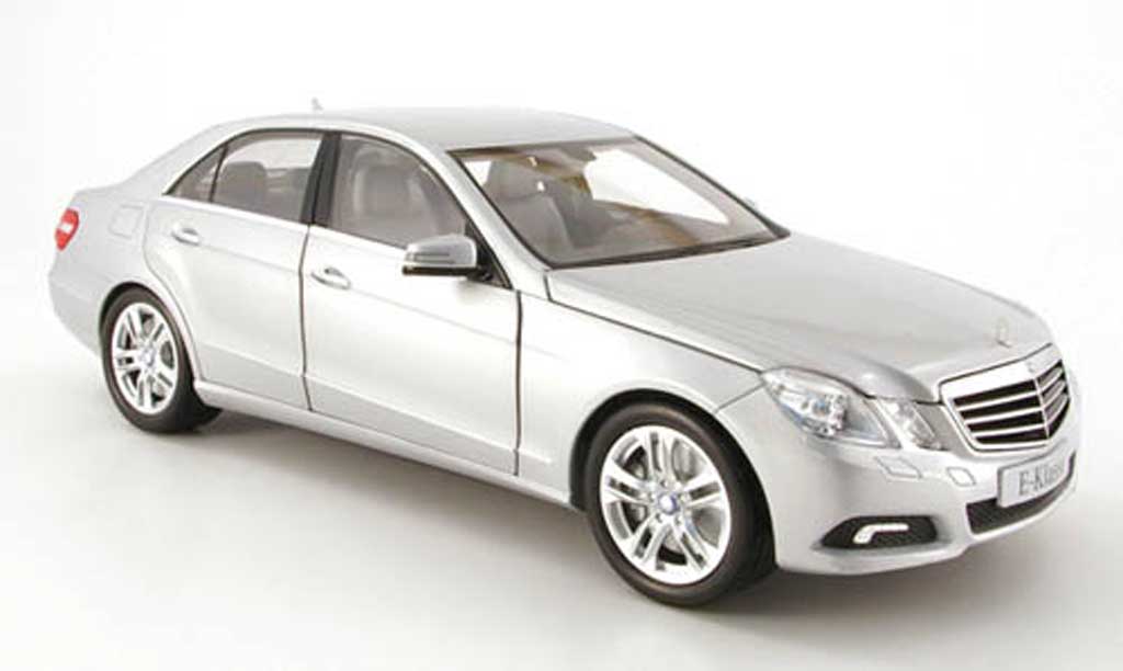 Mercedes Classe E 1/18 Minichamps (w212) grey clair metallized 2009 diecast model cars