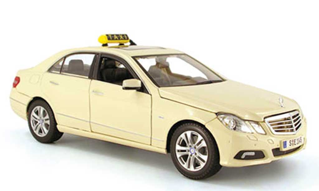 Mercedes Classe E 1/18 Maisto limousine (w 212) taxi (d) 2009 diecast model cars