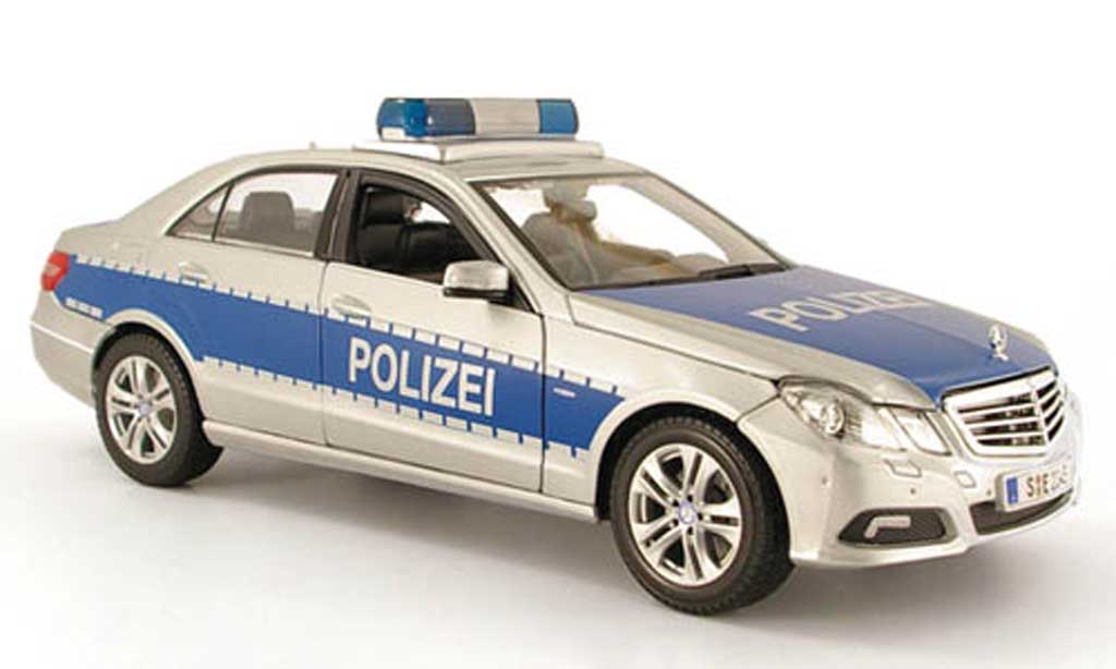 Mercedes Classe E 1/18 Maisto limousine (w 212) police (d) 2009 diecast model cars