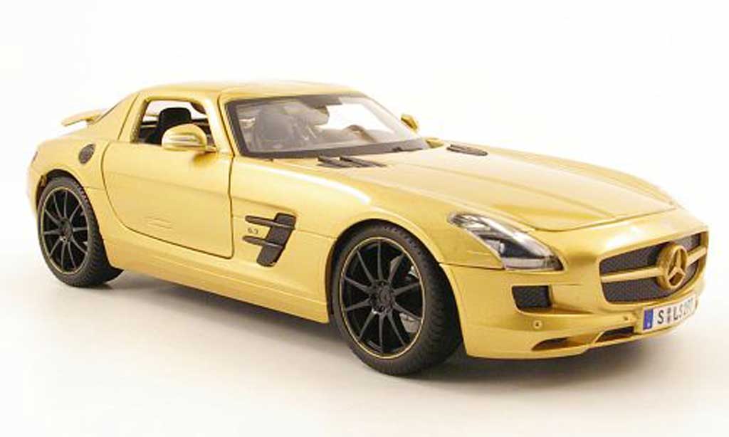Mercedes SLS 1/18 Maisto coupe amg (c197) or 2010 diecast model cars