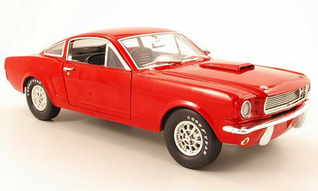 Shelby GT 350 1966 1/18 Shelby Collectibles 1966 red diecast model cars