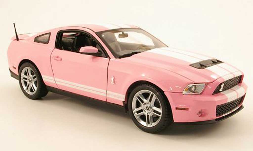 Shelby GT 500 1/18 Shelby Collectibles pink/white 2010 diecast model cars