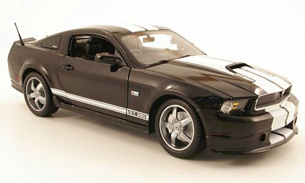 Shelby GT 350 2011 1/18 Shelby Collectibles 2011 black/white diecast model cars