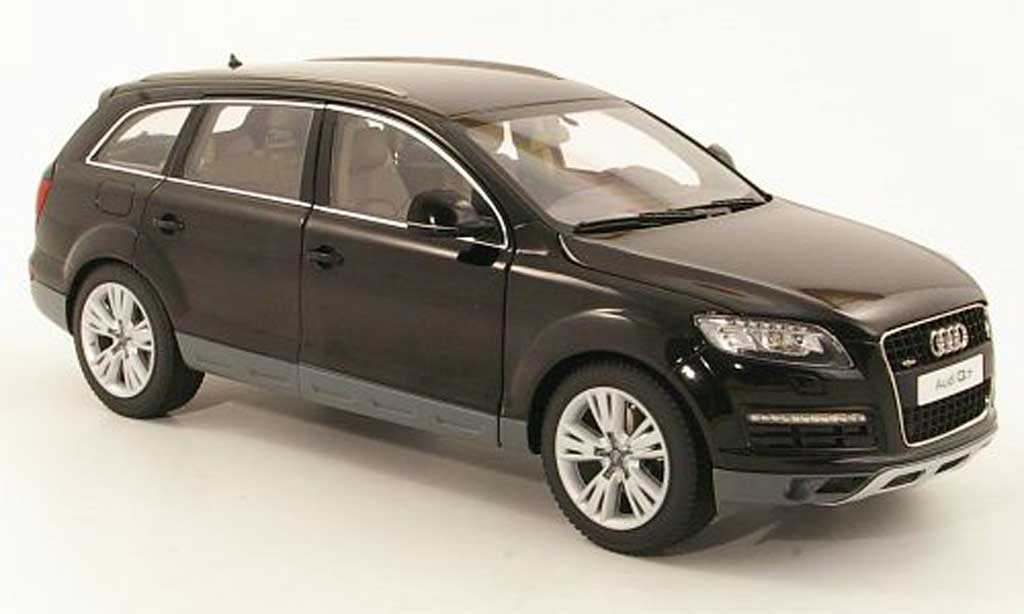 Audi Q7 1/18 Kyosho black Facelift diecast model cars