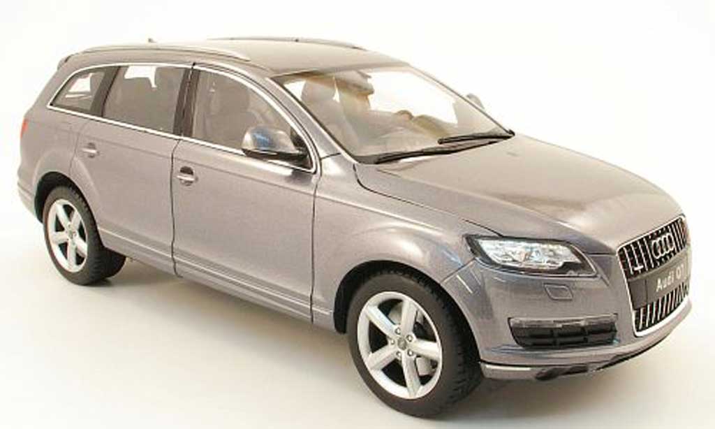 Audi Q7 1/18 Welly grey 2010 diecast model cars