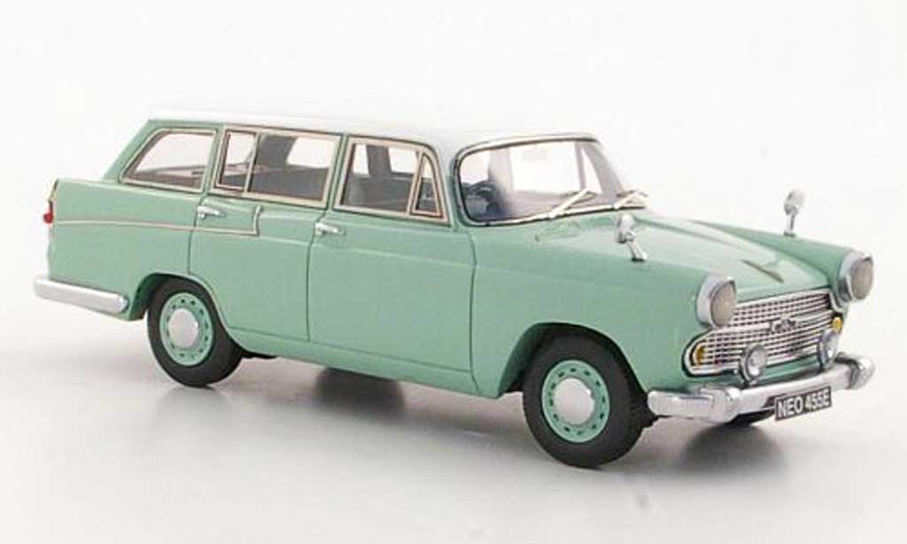 Austin A60 1/43 Neo Cambridge Countryman grey-vert/white RHD 1966 diecast model cars