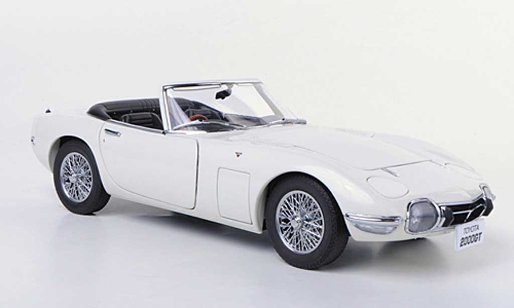 Toyota 2000 GT 1/18 Autoart Convertible white RHD 1967 diecast model cars