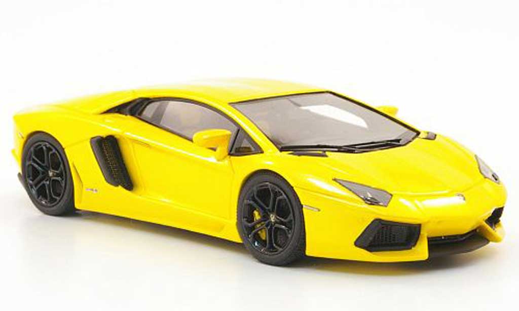 Lamborghini Aventador LP700-4 1/43 Look Smart LP700-4 yellow 2011 diecast model cars