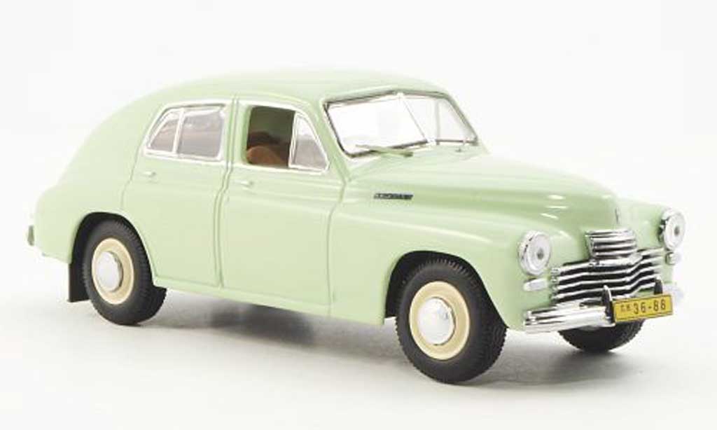 Gaz M20 1/43 IST Models Pobieda Limosine grun 1949 diecast model cars