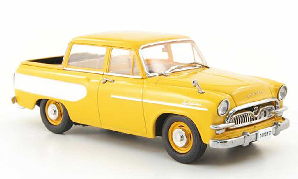 Toyopet Masterline 1/43 Ebbro Double Pick Up yellow/white 1959 diecast model cars