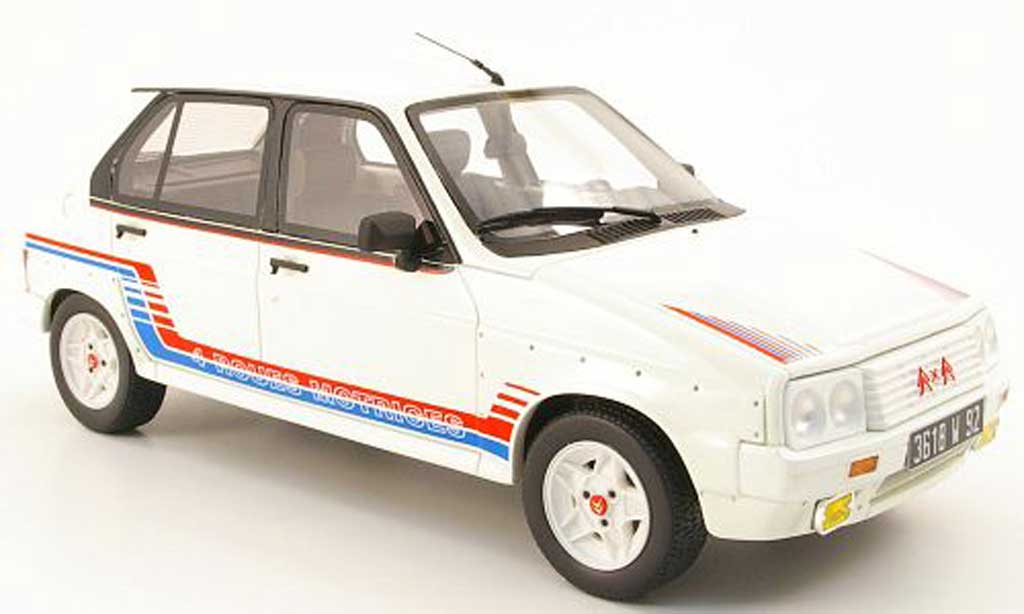 Citroen Visa 1/18 Ottomobile 1000 pistes blanc diecast model cars