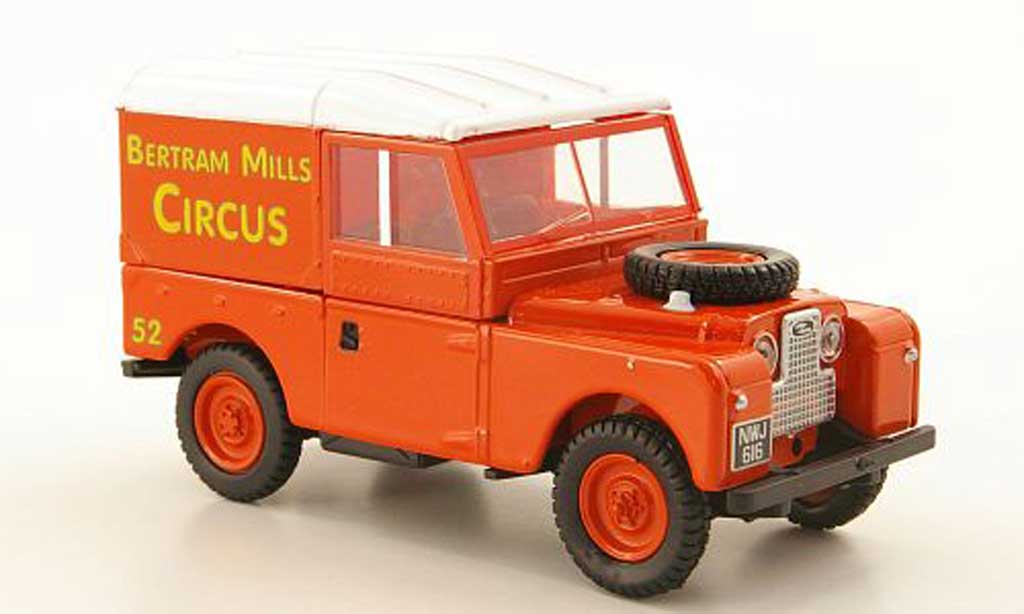 Land Rover 88 1/43 Oxford Hard Top Bertram Mills Circus diecast model cars