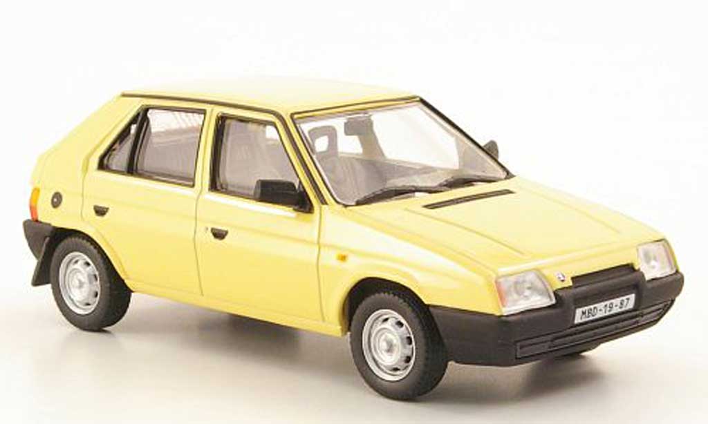 Skoda Favorit 1/43 Abrex 136L beige 1987 diecast model cars