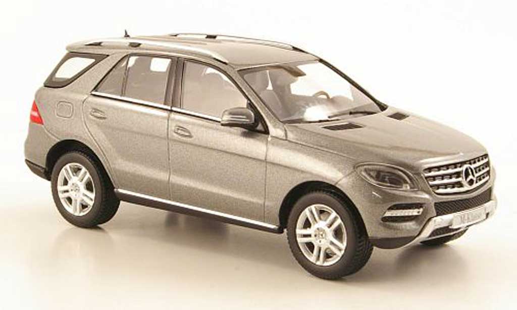 Mercedes Classe M 1/43 Minichamps (W166) ML grey 2011 diecast model cars