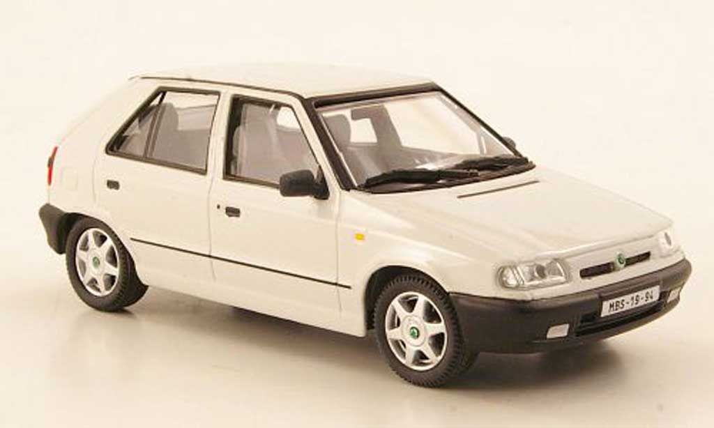 Skoda Felicia 1/43 Abrex white 1994 diecast model cars