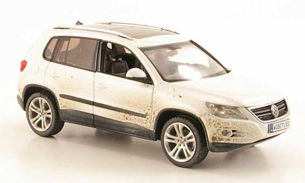 Volkswagen Tiguan 1/43 Schuco white avec Schmutzpartikeln 2008 diecast model cars