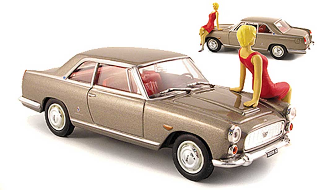 Lancia Flaminia coupe 3B 1/43 Starline coupe 3B grey Spielwarenmesse 2008 avec Figur diecast model cars