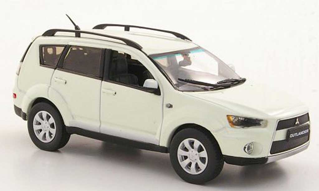 Mitsubishi Outlander 1/43 Vitesse white 2010 diecast model cars