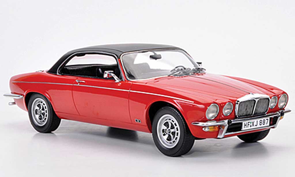 Daimler Double Six 1/18 Neo Coupe red/black 1974 diecast model cars