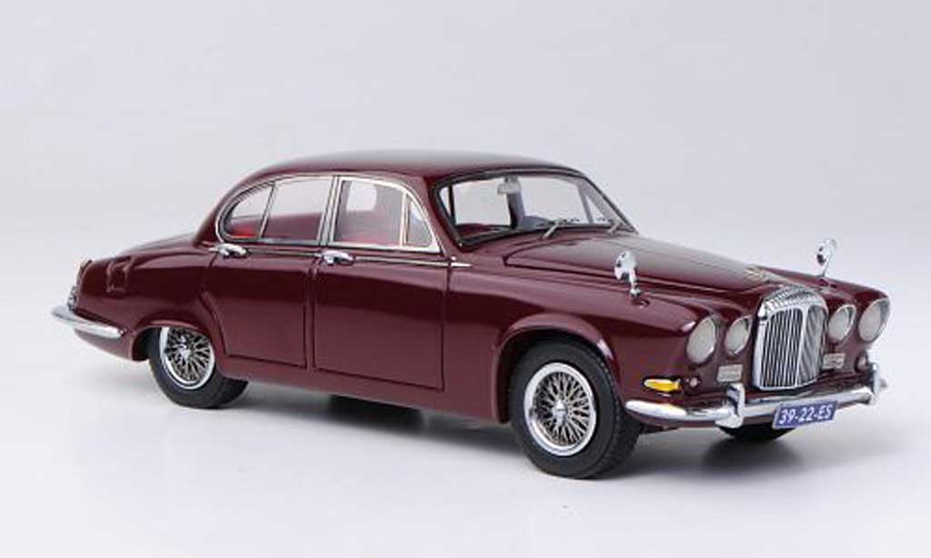 Daimler Sovereign 1/43 Neo red LHD 1967 diecast model cars