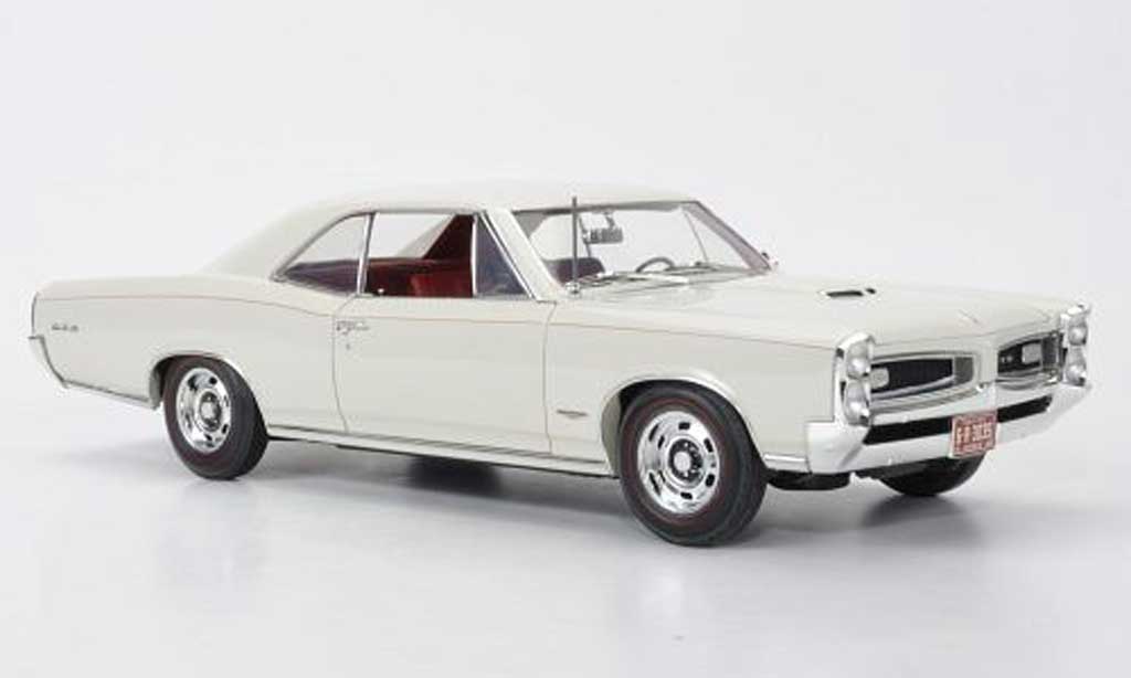 Pontiac GTO 1/18 Highway 61 Hardtop beige 1966 diecast model cars