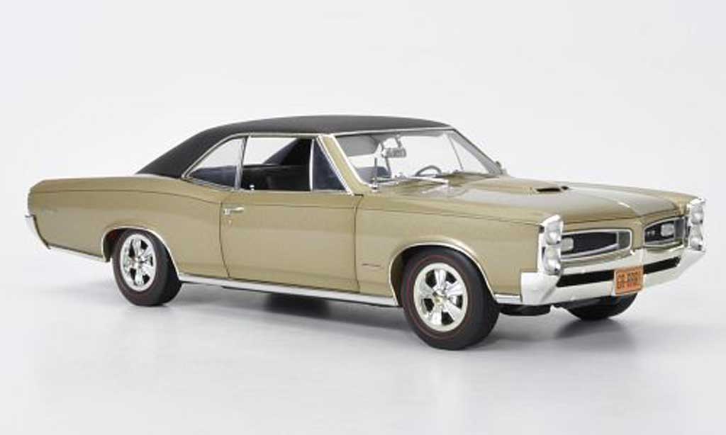 Pontiac GTO 1/18 Highway 61 Hardtop beige/matt black 1966 diecast model cars