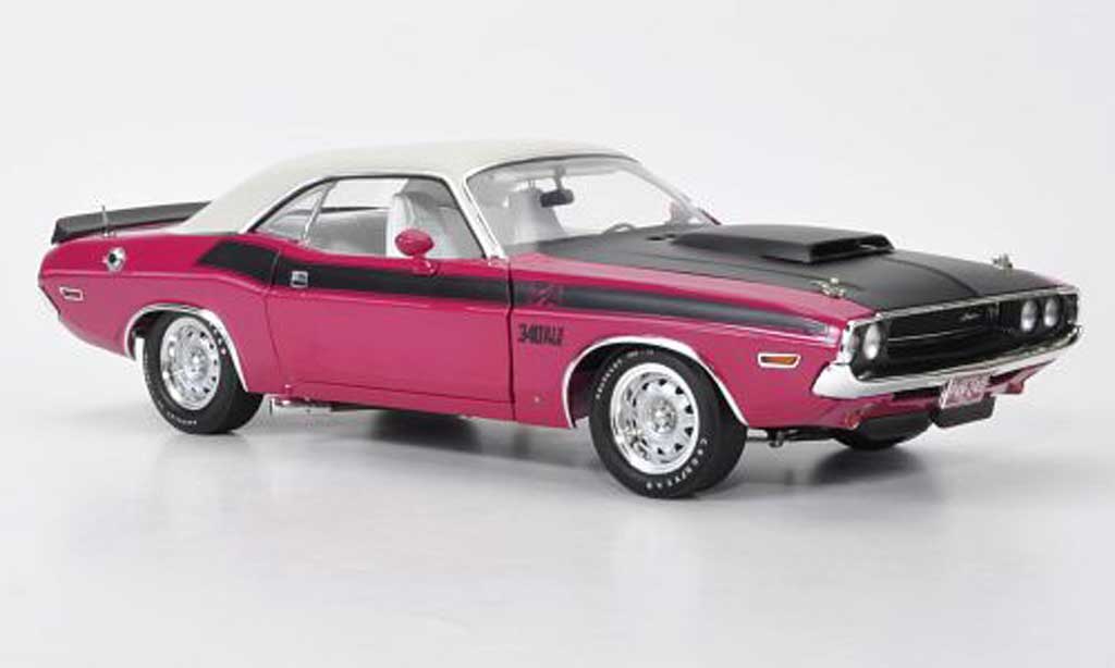 Dodge Challenger 1970 1/18 Highway 61 1970 T/A pink/matt black/white diecast model cars