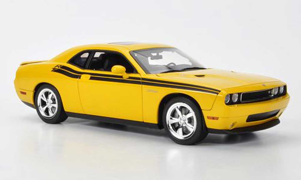 Dodge Challenger 2010 1/18 Highway 61 2010 R/T yellow mit blacker Dekoration diecast model cars