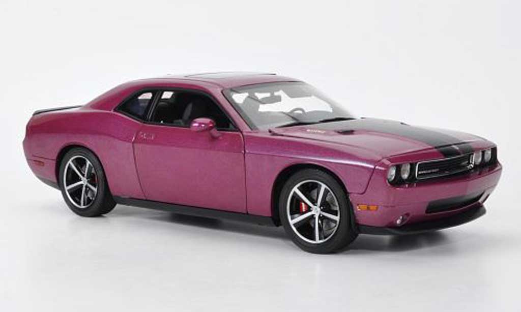 Dodge Challenger 2010 1/18 Highway 61 2010 SRT8 lila/matt black diecast model cars