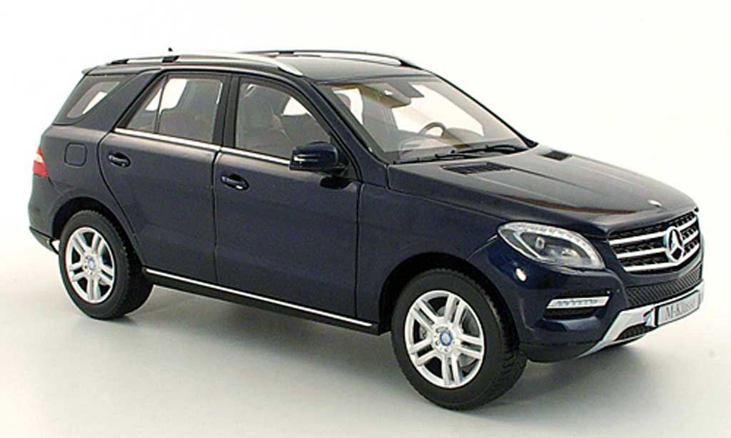 Mercedes Classe M 1/18 Minichamps (W166) ML blue 2011 diecast model cars