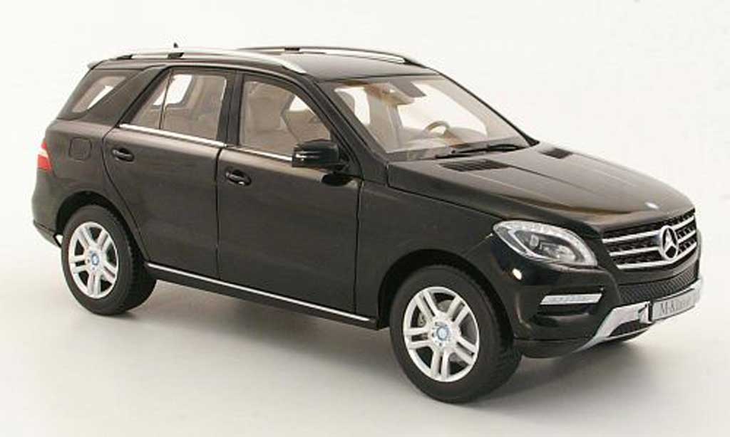 Mercedes Classe M 1/18 Minichamps (W166) ML black 2011 diecast model cars