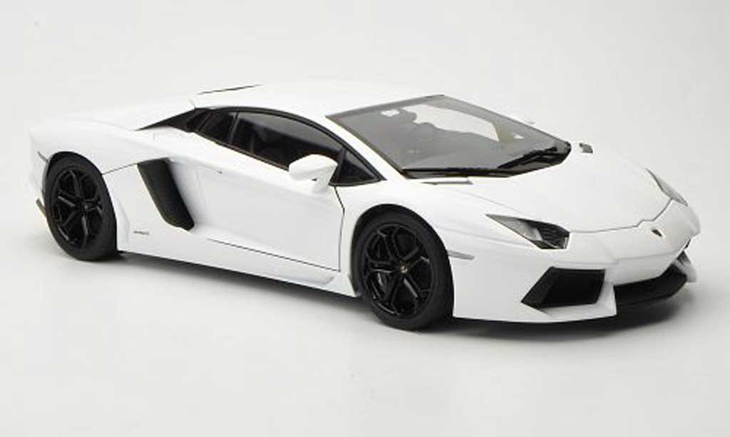 Lamborghini Aventador LP700-4 1/18 Autoart LP700-4 white 2011 diecast model cars
