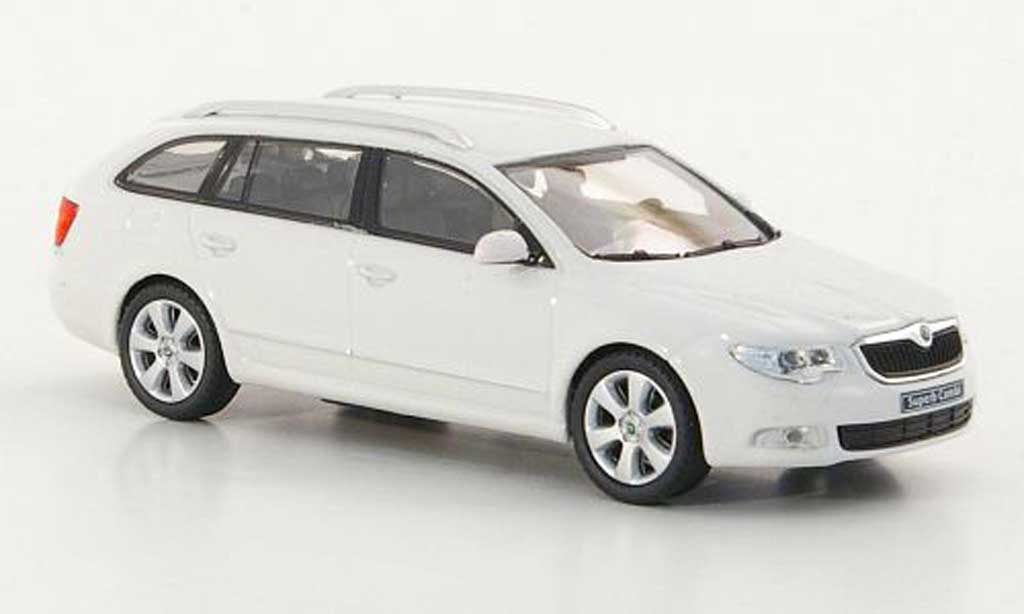 Skoda Superb 2009 1/43 Abrex 2009 Combi white diecast model cars