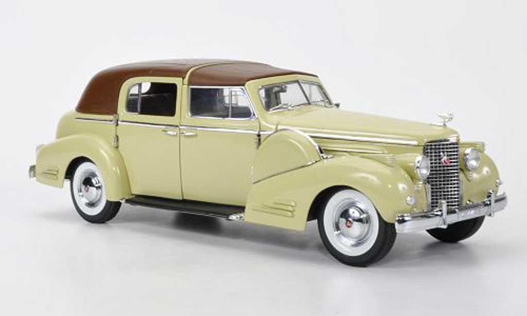 Cadillac Fleetwood 1/18 Signature V16 beige/brown 1938 diecast model cars
