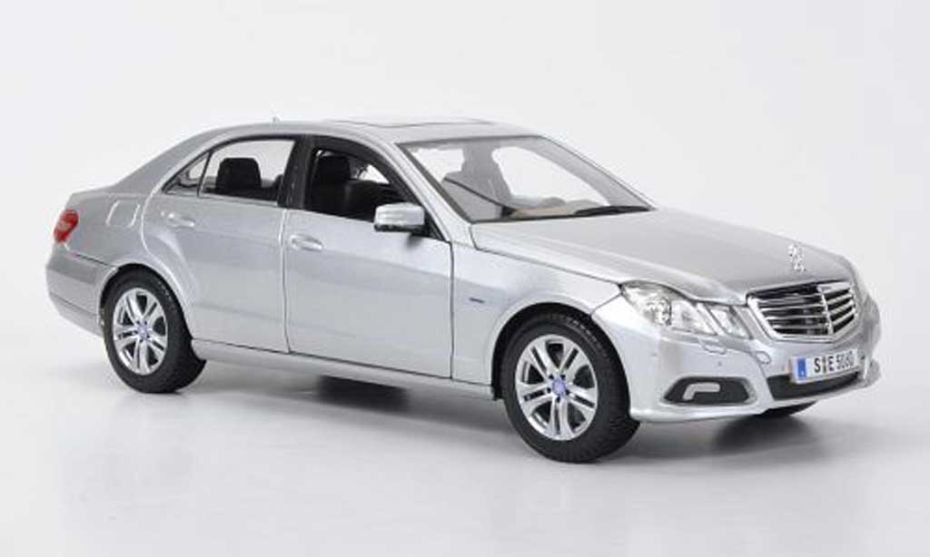Mercedes Classe E 1/18 Maisto 350 (W 212) grey 2009 diecast model cars