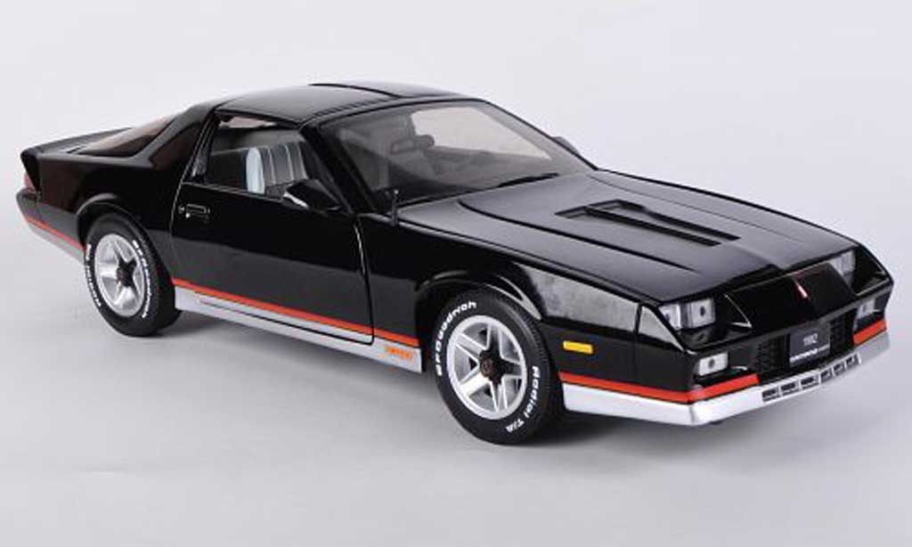 Chevrolet Camaro Z28 1/18 Sun Star Z28 black 1982 diecast model cars