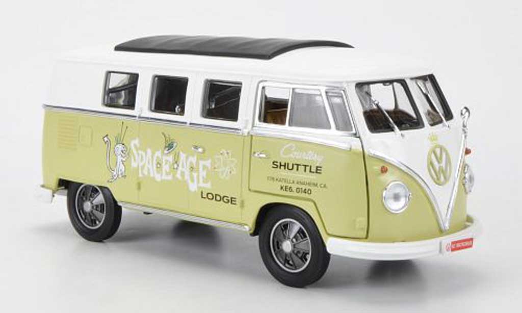 Volkswagen Combi 1/18 Greenlight T1 Samba Space Age Lodge - Courtesy Shuttle 1962 diecast model cars