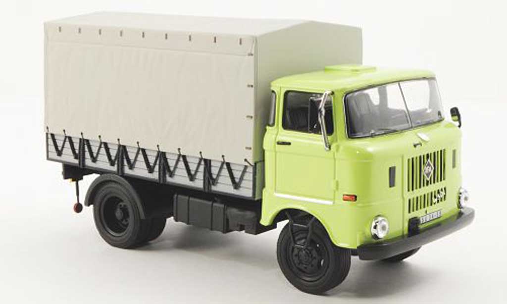 IFA W50L 1/43 IST Models grun 1965 diecast model cars