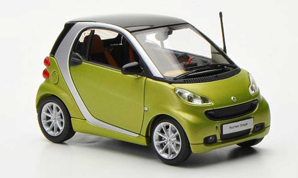 Smart ForTwo 1/43 Minichamps Coupe mattgrun/grey 2010 diecast model cars