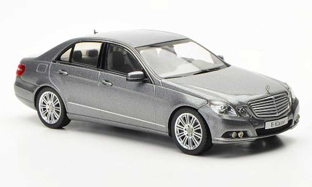 Mercedes Classe E 1/43 Schuco (W212) grey Avantgarde 2009 diecast model cars