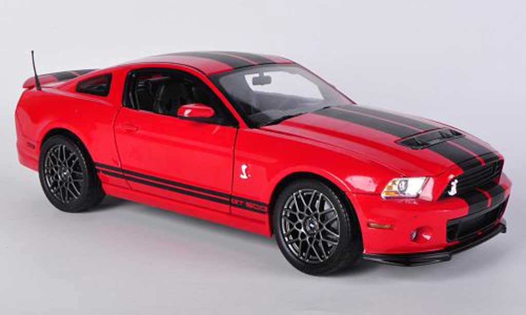 Shelby GT 500 1/18 Shelby Collectibles red/mattblack 2013 diecast model cars