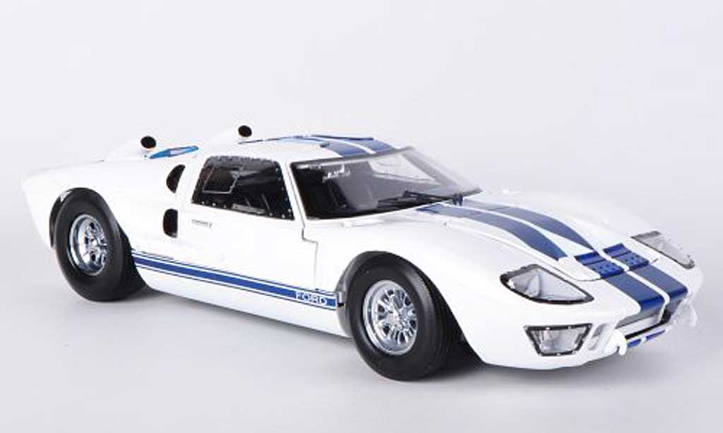 Ford GT40 1/18 Shelby Collectibles GT 40 MkII white/blue 1966 diecast model cars