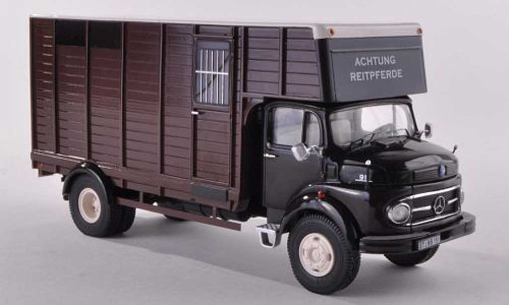 Mercedes LP 911 1/43 Premium ClassiXXs Pferdetransporter diecast model cars