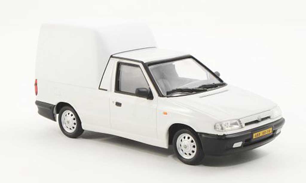 Skoda Felicia 1/43 Abrex Pick-Up white/white 1996 diecast model cars