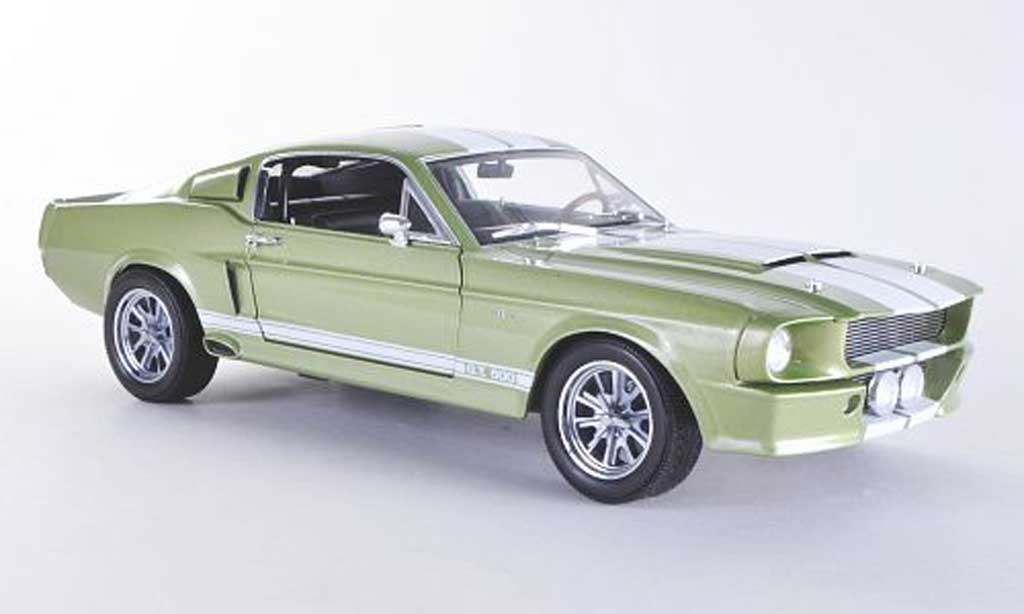 Shelby GT 500 1/18 Shelby Collectibles grun mit whiteen Streifen diecast model cars